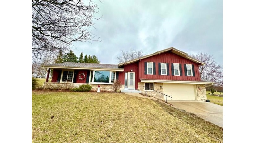 3238 Hawthorne Ln Hartford, WI 53027 by EXP Realty, LLC~MKE $324,900