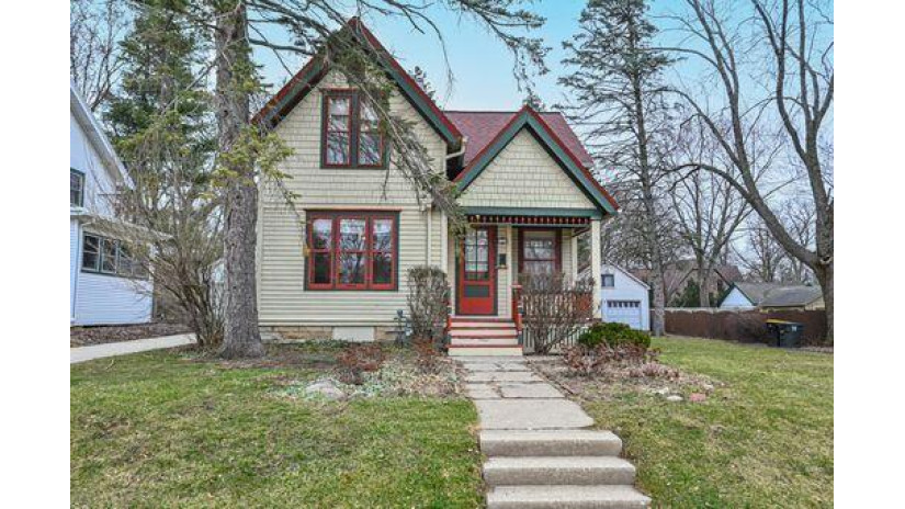 1726 N 83rd St Wauwatosa, WI 53213 by First Weber Inc - Brookfield $399,900