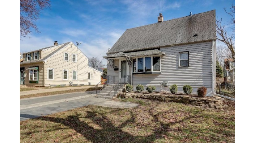 812 S 111th St West Allis, WI 53214 by Redfin Corporation $221,000