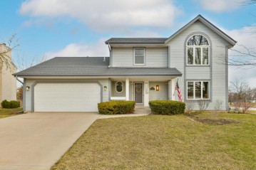 4129 S Regal Manor Ct, New Berlin, WI 53151