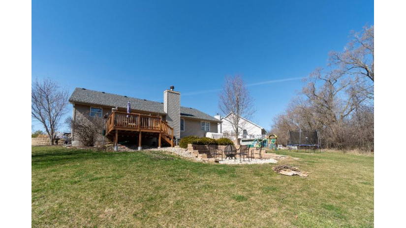 W3759 Deer Dr S Geneva, WI 53147 by Lake Geneva Area Realty, Inc. $485,000