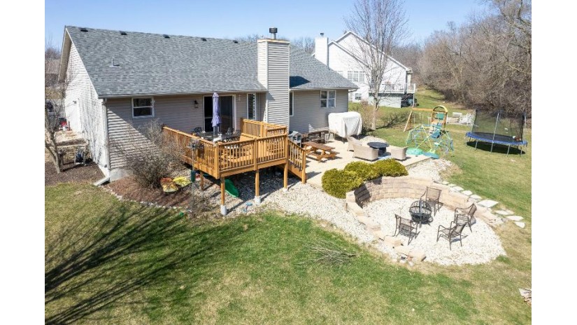 W3759 Deer Dr S Geneva, WI 53147 by Lake Geneva Area Realty, Inc. $485,000