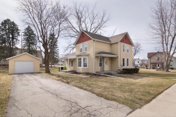 241 Kekoskee St, Mayville, WI 53050