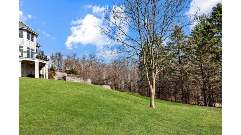 W306N2643 Woods Edge Ct Delafield, WI 53072 by Compass RE WI-Lake Country $950,000