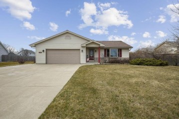 6026 Randal Ln, Caledonia, WI 53402