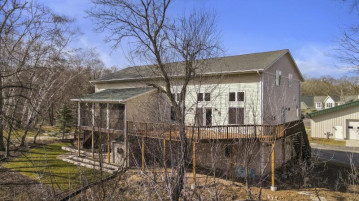 351 Carriage House Ln A, Elkhart Lake, WI 53020