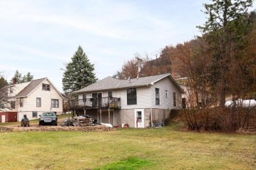 319 Spring St, Lynxville, WI 54626