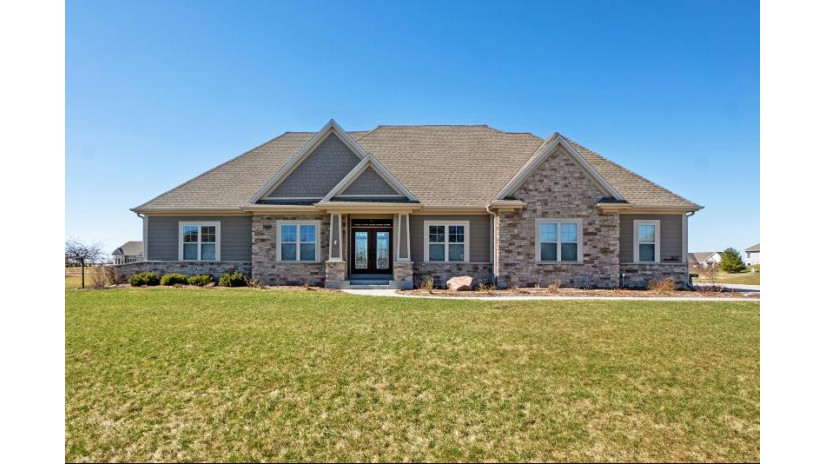 1671 Whistling Hill Cir Hartland, WI 53029 by Lake Country Flat Fee $1,195,000