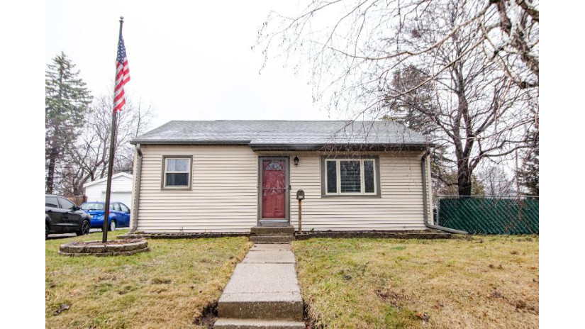 2403 E Van Norman Ave Saint Francis, WI 53235 by Realty Executives Southeast $199,900