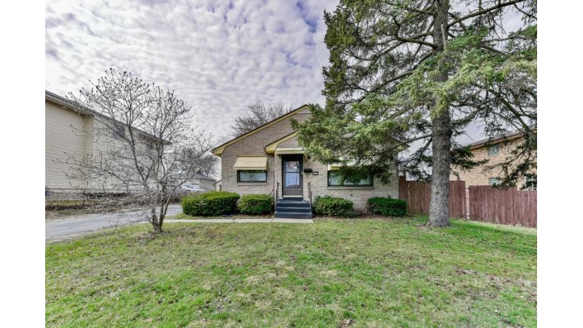 5453 S 13th St Milwaukee, WI 53221 by Homestead Realty, Inc $249,500