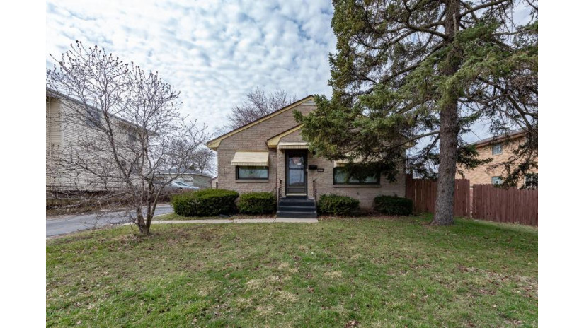 5453 S 13th St Milwaukee, WI 53221 by Homestead Realty, Inc $249,500