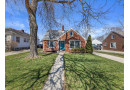 7502 W Meinecke Ave, Wauwatosa, WI 53213 by First Weber Inc- Racine $449,900