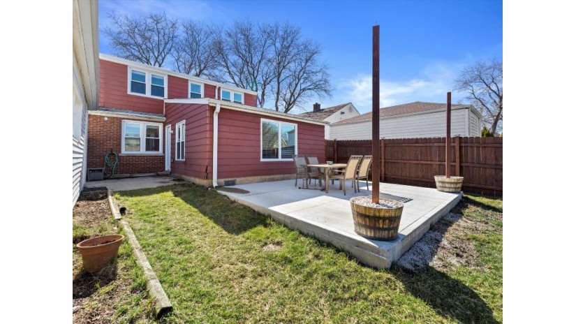 7502 W Meinecke Ave Wauwatosa, WI 53213 by First Weber Inc- Racine $449,900