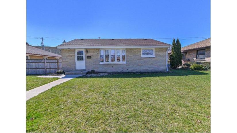 1507 W Bolivar Ave Milwaukee, WI 53221 by Fons Real Estate Services LLC $299,900