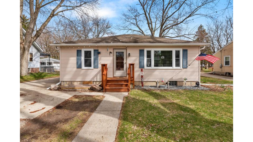 757 N Water St Watertown, WI 53098 by RE/MAX Insight $310,000