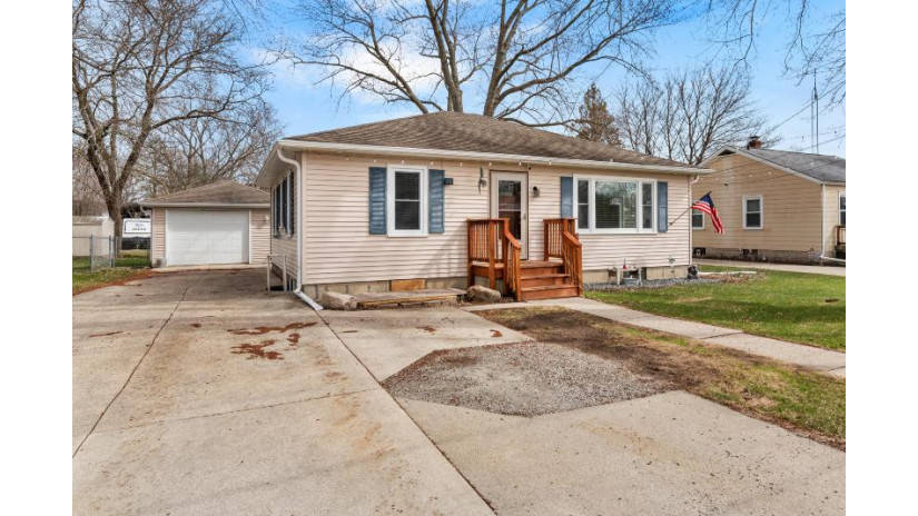 757 N Water St Watertown, WI 53098 by RE/MAX Insight $310,000