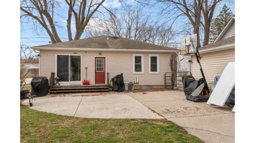 757 N Water St Watertown, WI 53098 by RE/MAX Insight $310,000