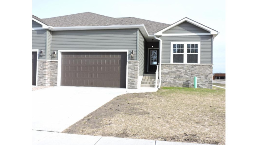 1712 Montclair Pl Fort Atkinson, WI 53538 by RE/MAX Preferred~Ft. Atkinson $339,900