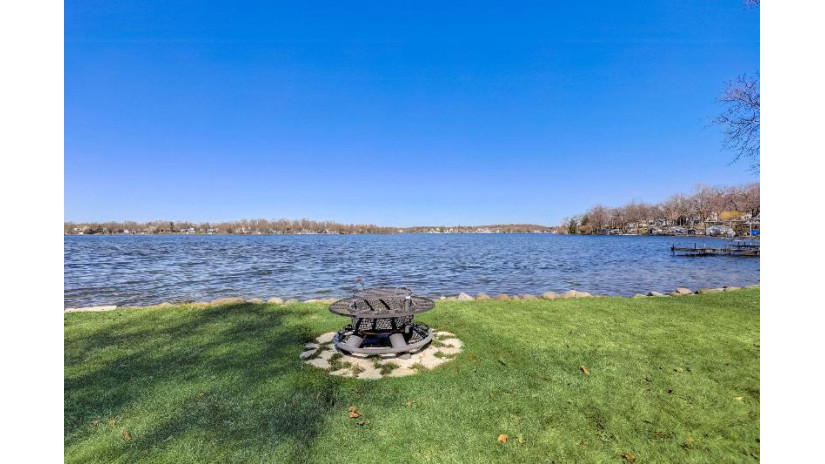 N60W34978 Lake Dr Oconomowoc, WI 53066 by Coldwell Banker Elite - info@cb-elite.com $2,750,000