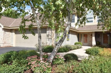 1922 Springbrook N - B, Waukesha, WI 53186-1222