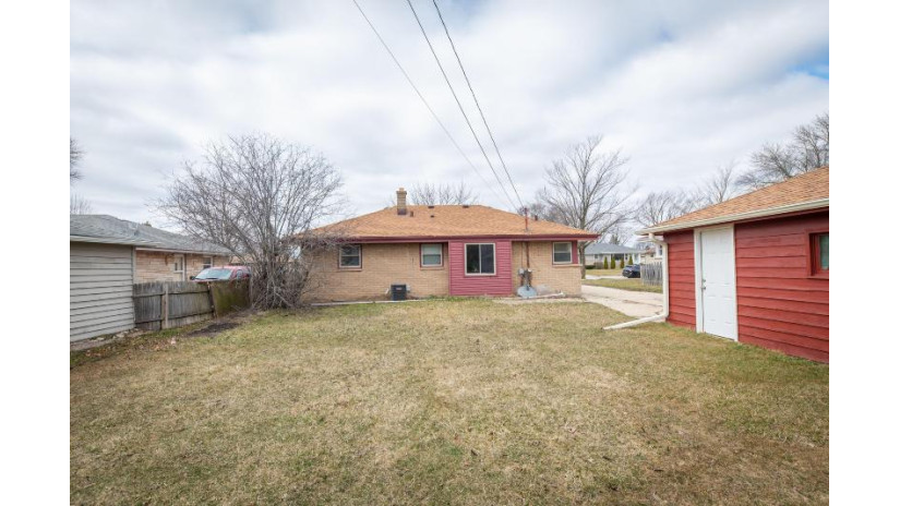 8125 W Clovernook St Milwaukee, WI 53223 by Firefly Real Estate, LLC $217,955