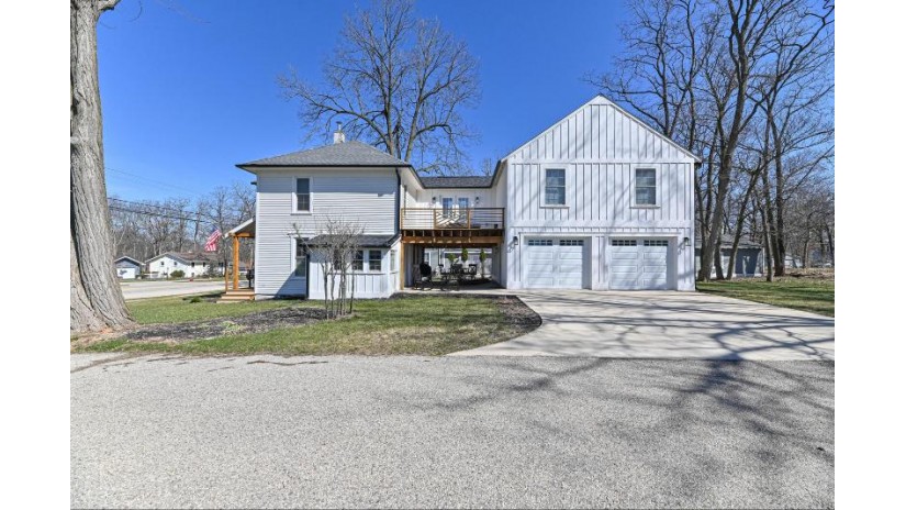 345 W Geneva St Williams Bay, WI 53191 by Coldwell Banker Real Estate Group - 262-348-1100 $675,000