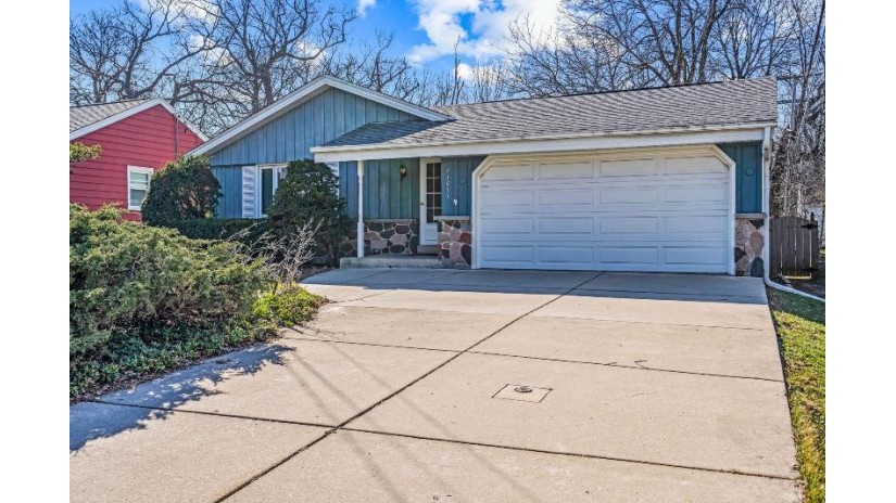 11511 W Wisconsin Ave Wauwatosa, WI 53226 by Mahler Sotheby's International Realty $324,900