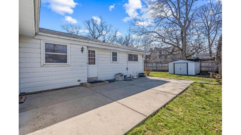 11511 W Wisconsin Ave Wauwatosa, WI 53226 by Mahler Sotheby's International Realty $324,900