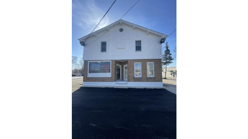 201 N Rochester St Mukwonago, WI 53149 by Anderson Commercial Group, LLC $375,000