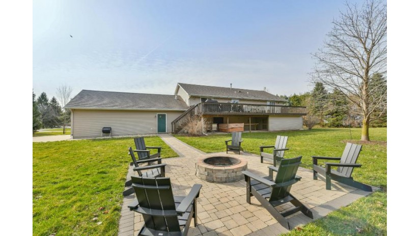 N3705 Willow Bend Ln Geneva, WI 53147 by Coldwell Banker Real Estate Group - 262-348-1100 $575,000