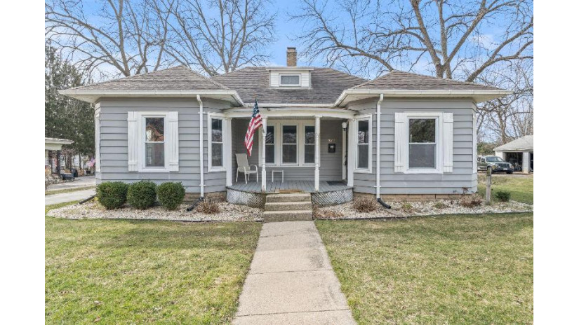 927 W Peck St Whitewater, WI 53190 by Compass RE WI-Tosa $289,900