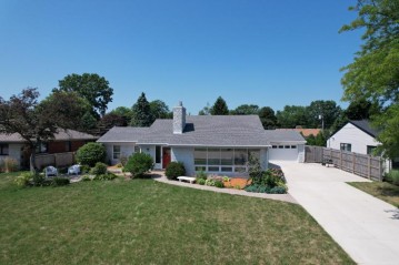 7744 2nd Ave, Kenosha, WI 53143-6001