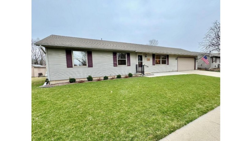 505 Hall St Watertown, WI 53094 by Martin Real Estate $319,500