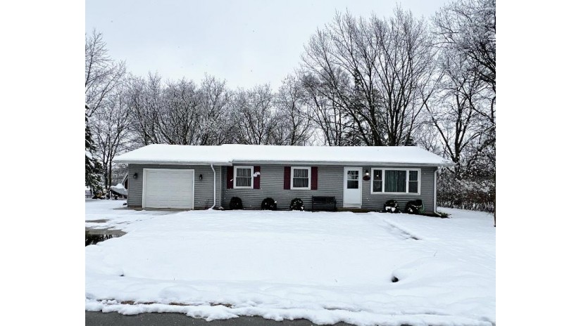 8001 107th Ave Pleasant Prairie, WI 53158 by Homestead Realty, Inc $245,000