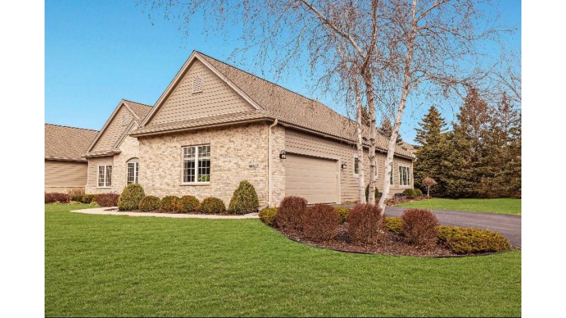 W50N597 N Highland Crossings Cir Cedarburg, WI 53012 by Powers Realty Group - suzanne@powersrealty.com $474,900