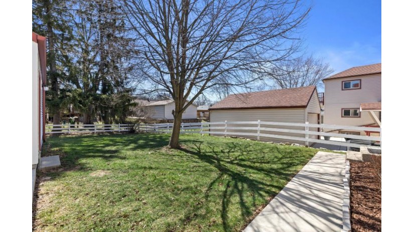 113 Coolidge Ave Waukesha, WI 53186 by Benefit Realty $288,500