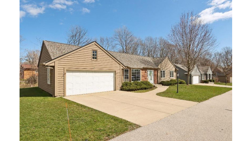 3708 S Bayberry Ln Greenfield, WI 53228 by M3 Realty $369,900