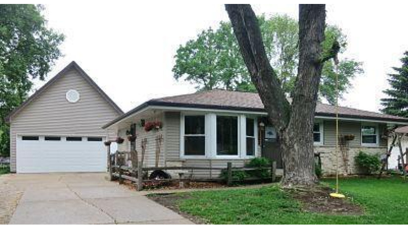 5863 S Madeline Ave Milwaukee, WI 53221 by RE/MAX Lakeside-Central $315,000