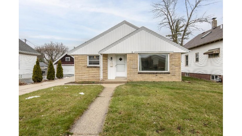 3702 E Ramsey Ave Cudahy, WI 53110 by RE/MAX ELITE - office@maxelite.com $234,900