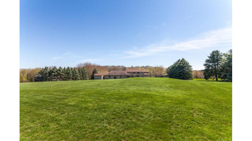 N3W28808 Sylvan Trl Delafield, WI 53188 by First Weber Inc - Delafield $999,000