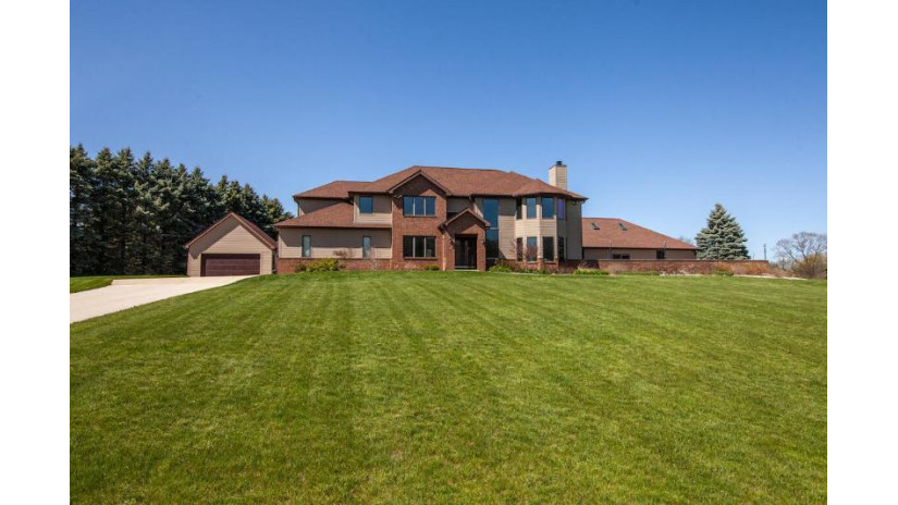 N3W28808 Sylvan Trl Delafield, WI 53188 by First Weber Inc - Delafield $999,000