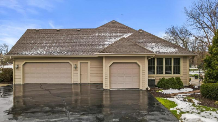 S78W22700 Sunset Glen Dr Vernon, WI 53103 by SynerG Realty LLC $675,000