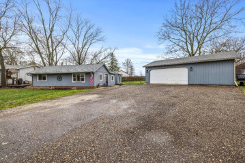 27419 115th St, Salem Lakes, WI 53179-9733