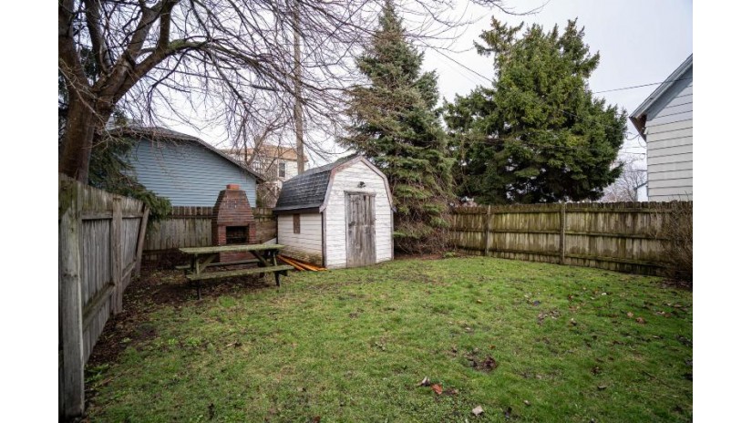 1309 Chatham St Racine, WI 53402 by First Weber Inc- Racine $125,000