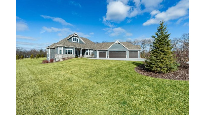 S2W33662 Rustic Ct Delafield, WI 53066 by Coldwell Banker Elite - info@cb-elite.com $1,899,900