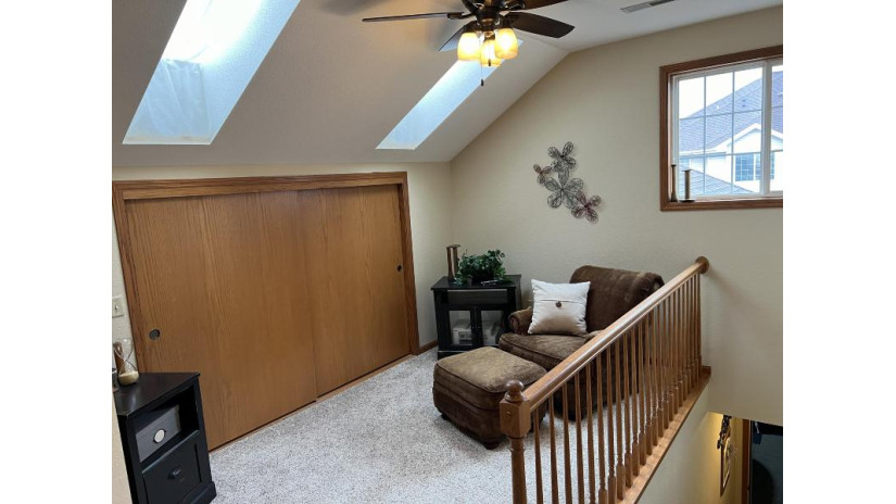 N43W32801 Rasmus Rd 9D Nashotah, WI 53058 by Realty Executives - Integrity - hartlandfrontdesk@realtyexecutives.com $287,500