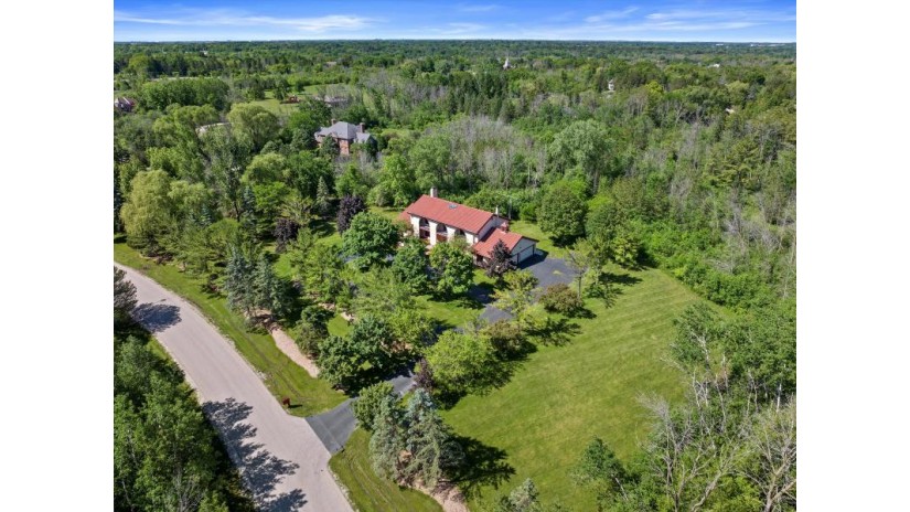 9117 N Greenbrook Rd River Hills, WI 53217 by Powers Realty Group - suzanne@powersrealty.com $1,395,000