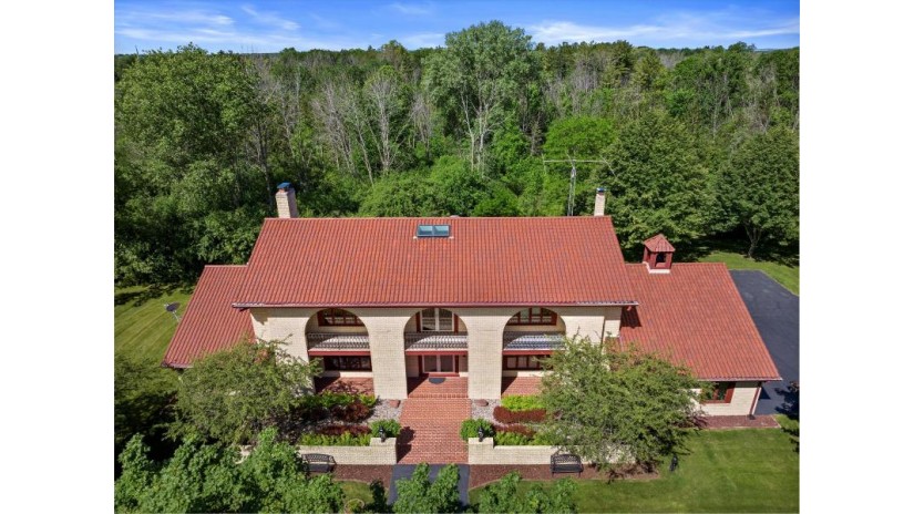 9117 N Greenbrook Rd River Hills, WI 53217 by Powers Realty Group - suzanne@powersrealty.com $1,395,000