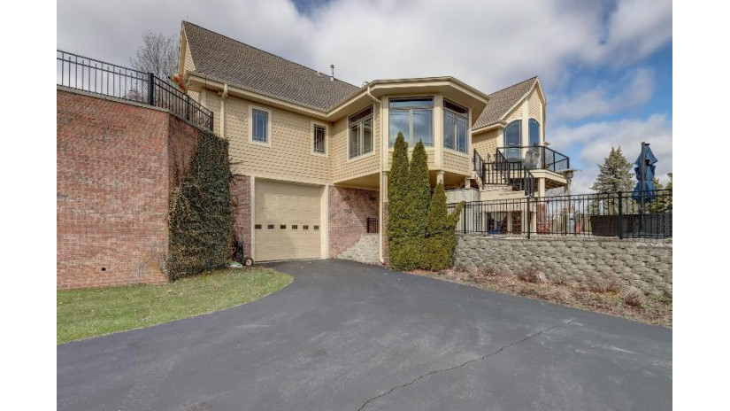 W294S5378 Holiday Oak Dr Genesee, WI 53189 by The Real Estate Center, A Wisconsin LLC $1,499,000