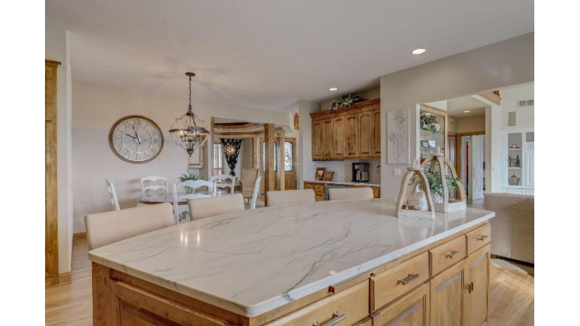 W294S5378 Holiday Oak Dr Genesee, WI 53189 by The Real Estate Center, A Wisconsin LLC $1,499,000